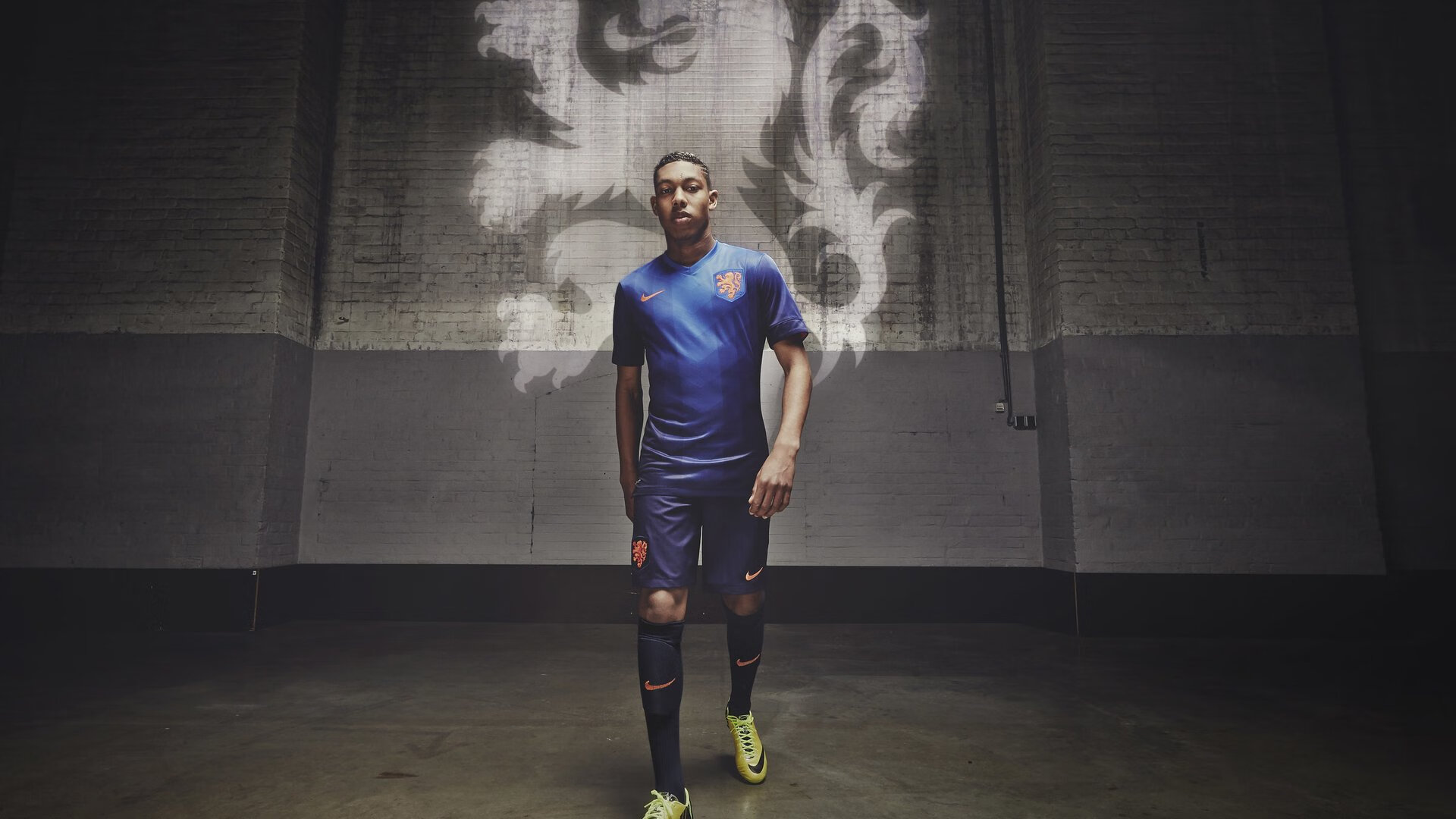 自由泳中程波兰节奏明快，自由泳出发技术